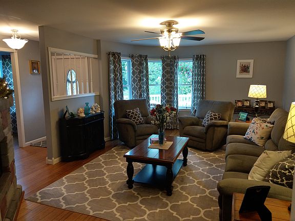 Living Room 19.5x13.8