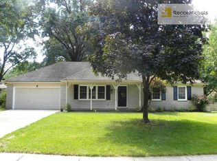 5711 W 98th St, Overland Park, KS 66207