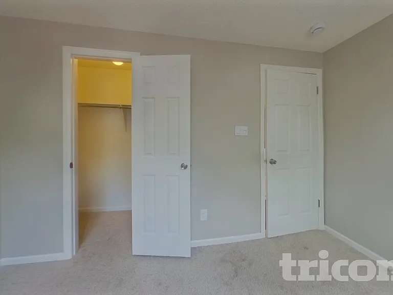 564 Mars Ct — Photo 7