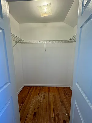 Rented by Luxian International Realty LLC | media 17