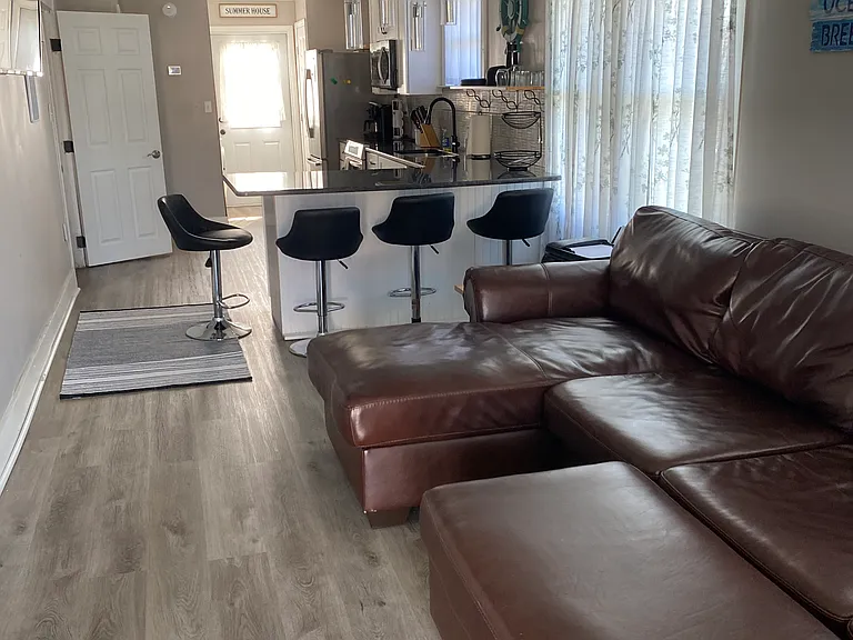 601 E Bobe St #601 — Photo 8