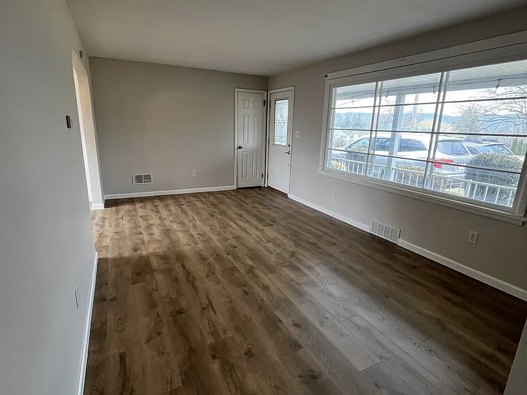 2388 Mill Ln — Photo 3
