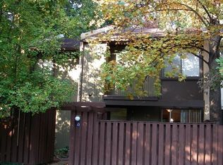 2242 Southgate Sq, Reston, VA 20191