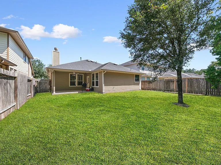 24527 Spring Harbor Dr — Photo 21