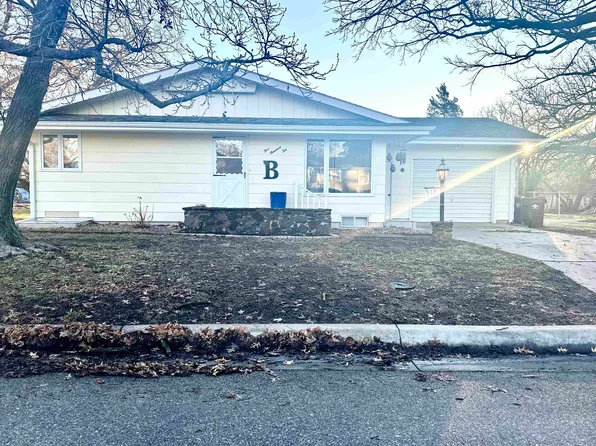 510 S Becker Ave, Moundridge, KS 67107