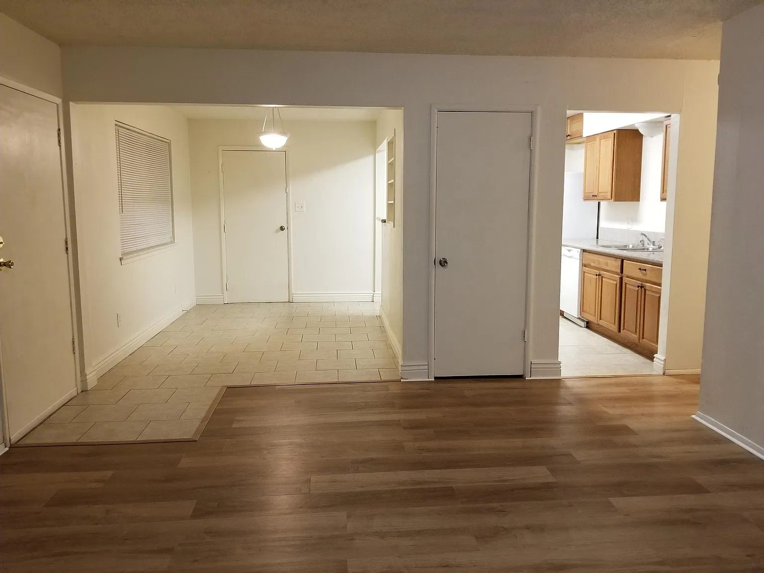 3 bed, 1000 sqft, $2,450 — Photo 3