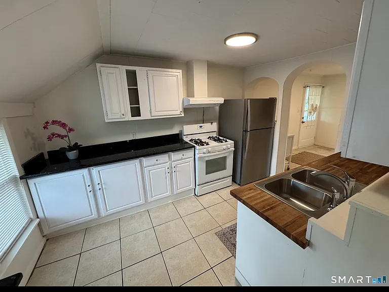 1787 Stratfield Rd #2 — Photo 6