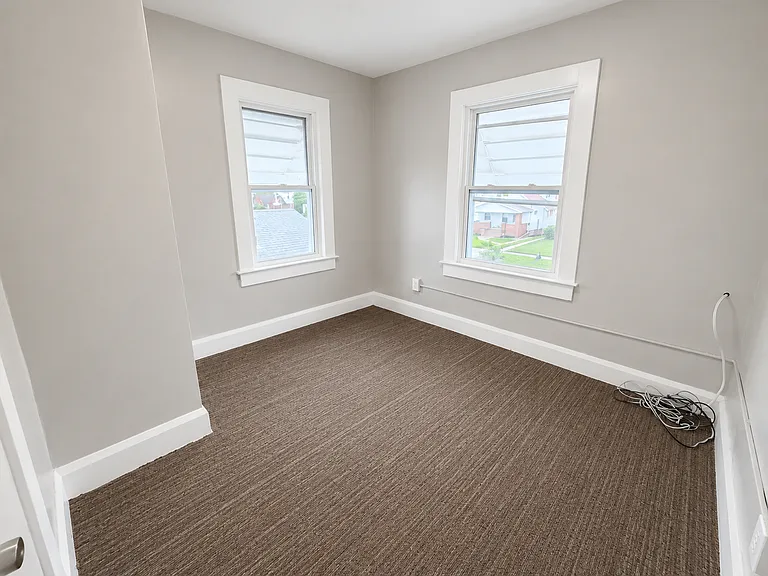 523 E Oakland St — Photo 10