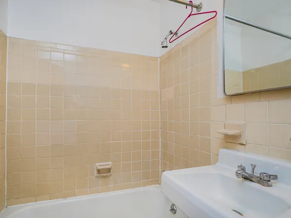 444 Neptune Avenue image 14 of 16