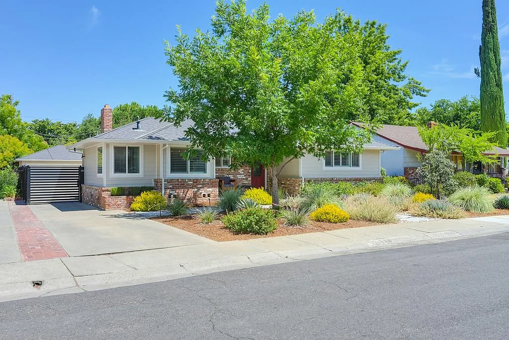 5861 Brandon Way photo 1