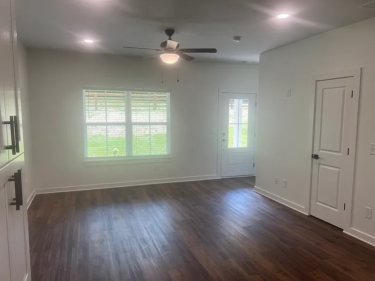 2100 Airport Rd — Photo 6