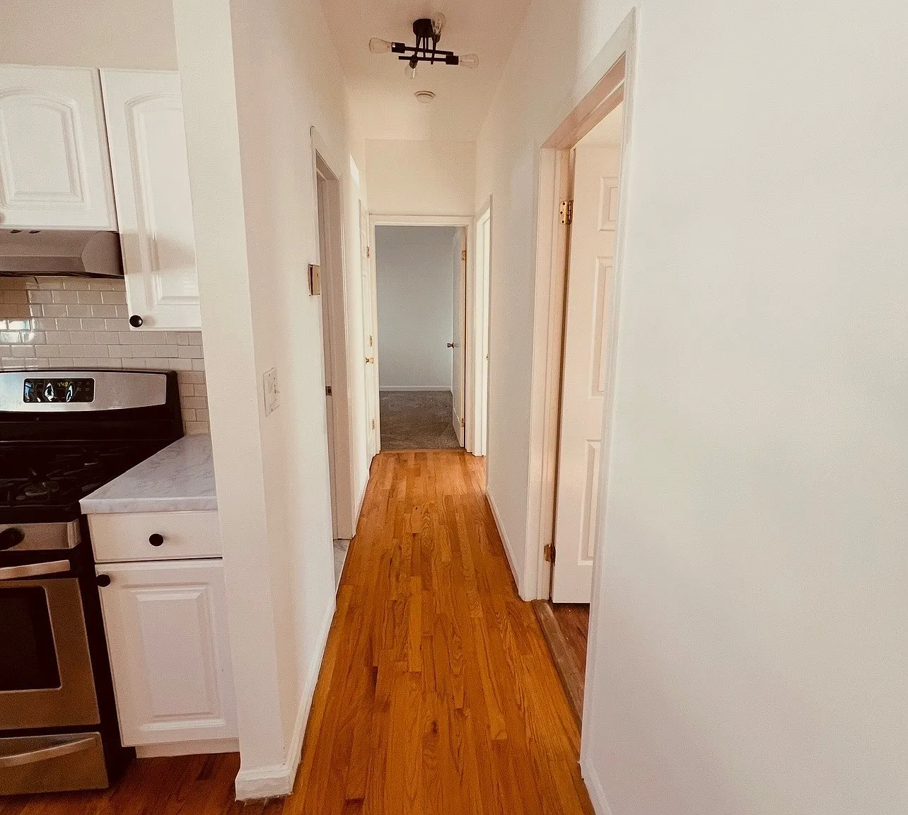 3 bed, 2208 sqft, $3,500 — Photo 4