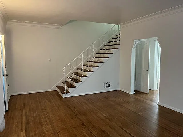 434 S Detroit St — Photo 9