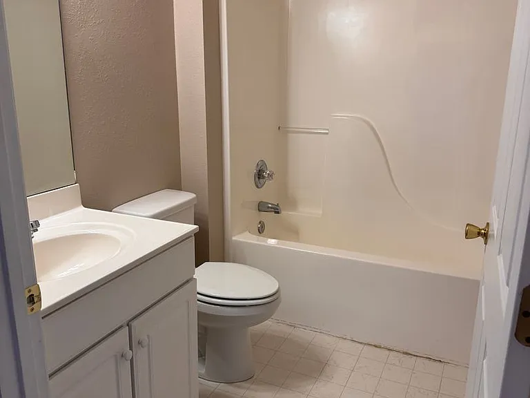 10 Shoreline Dr — Photo 20