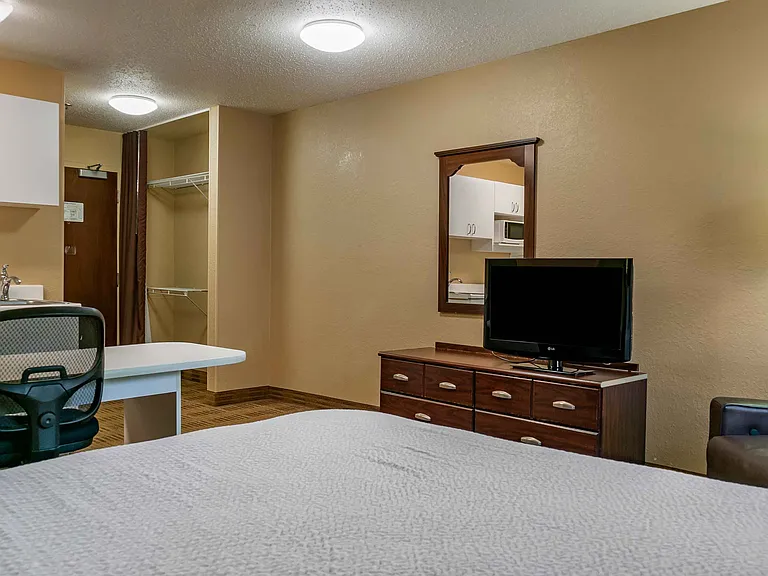 Studio Suite - 1 Queen Bed