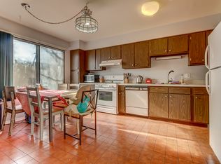 1044 Cascade Dr, Aurora, IL 60506