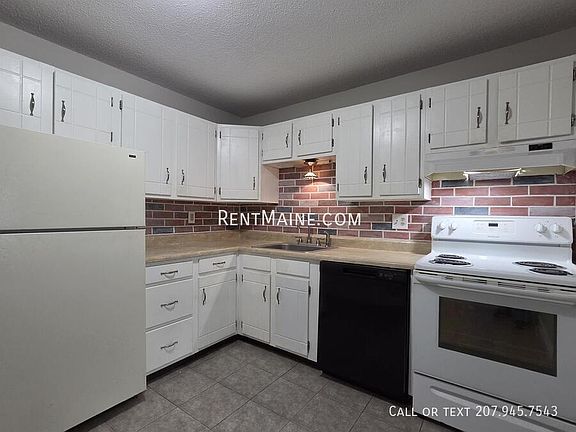 3rd image of 10 Tall Pines Dr APT 16