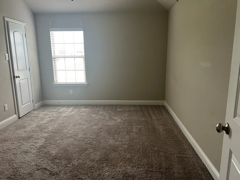 1402 Warringwood Dr — Photo 15