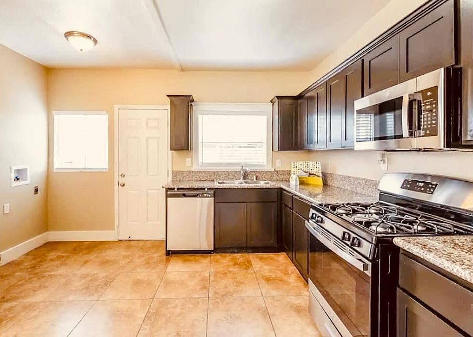 1st image of 1646 W 65th Pl