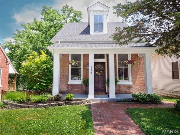 918 N 4th St, Saint Charles, MO 63301