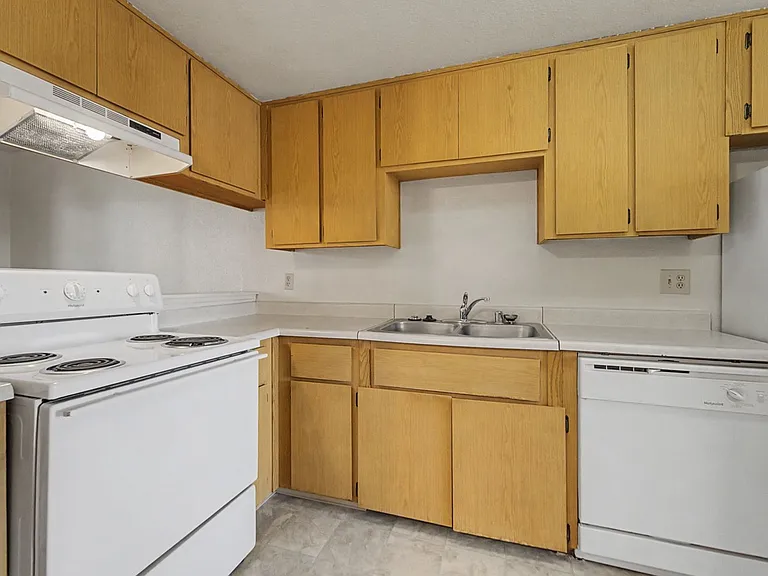 Joshua Tree Apartments — Photo 19