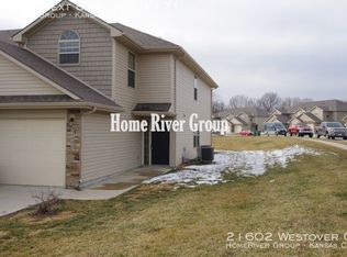 21602 Westover Ct, Peculiar, MO 64078