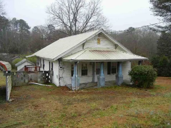 235 E Virginia St, Robbins, NC 27325