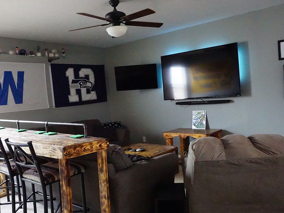 2nd image of 1908 Strawberry Dr NE