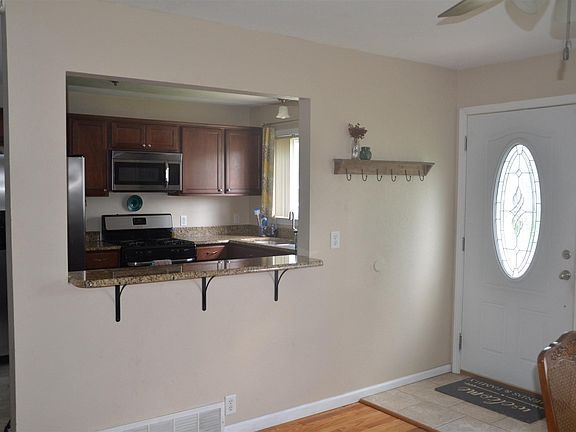 4th image of 2909 Providence Dr