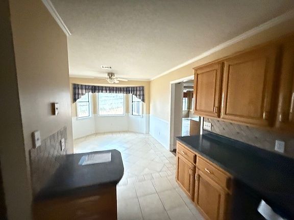 3rd image of 2355 W 4th St