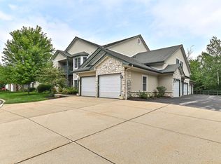 10216 W Deerwood Ln #24, Franklin, WI 53132