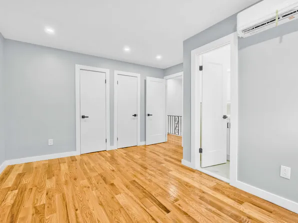 780 Hendrix Street image 13 of 25