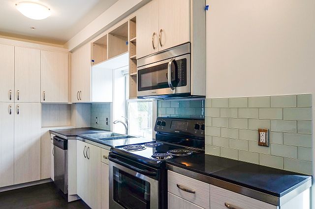 1st image of 877 E Park St #18405870
