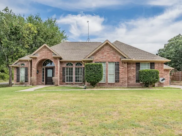 940 Herby Del Trl, Azle, TX 76020