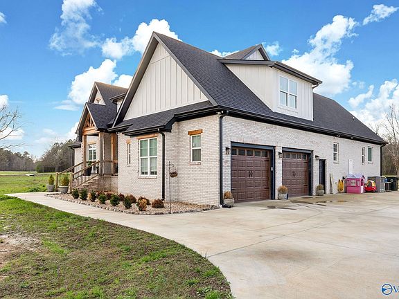 3rd image of 2310 Bob Jones Rd