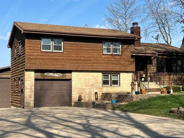 209 S 1st Ave, New Hampton, IA 50659