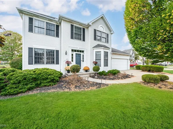 7296 Chestnut Ct, Olmsted Township, OH 44138