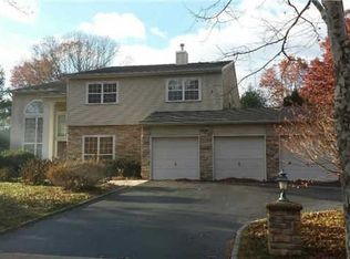 80 Arbor Field Way, Lake Grove, NY 11755