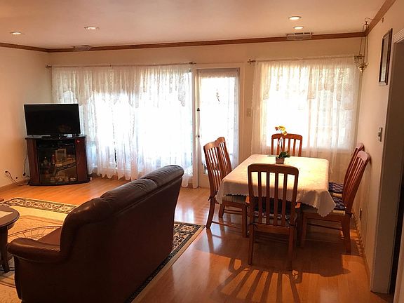 2nd image of 6 Los Flores Ave