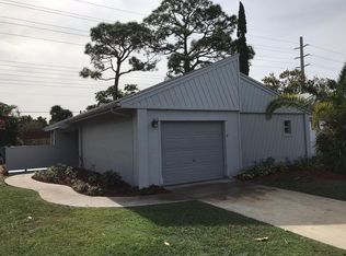 467 Willow Tree Dr, Melbourne, FL 32940