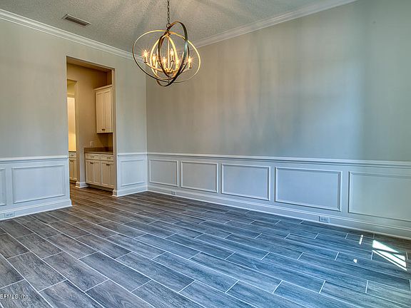 3rd image of 406 Freshwater Dr