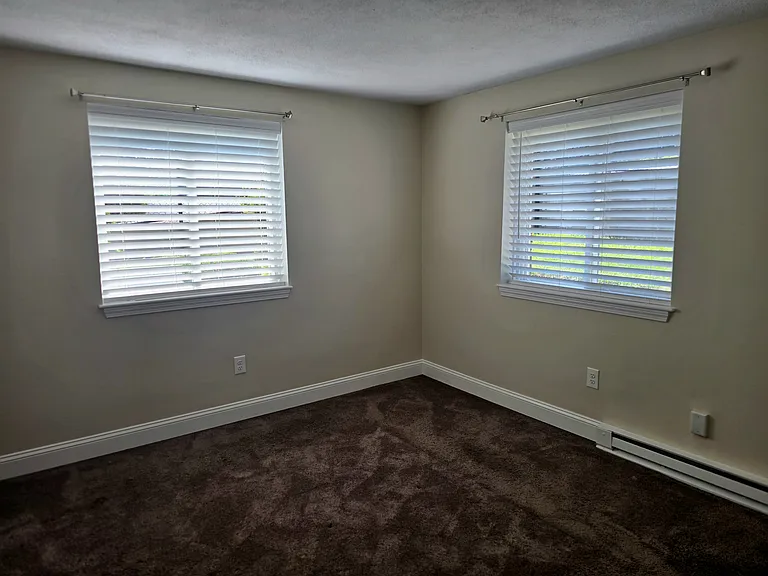 725 Broad St #4 — Photo 12