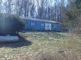 19813 E River Rd, Palestine, IL 62451