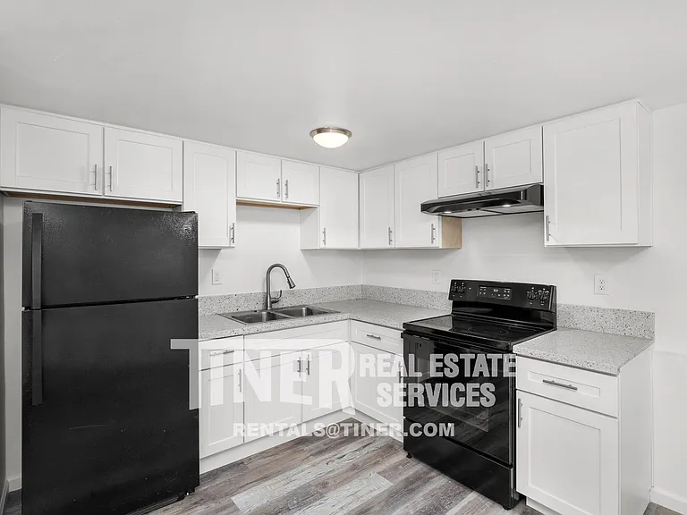 4910 Gastman Way #B — Photo 14