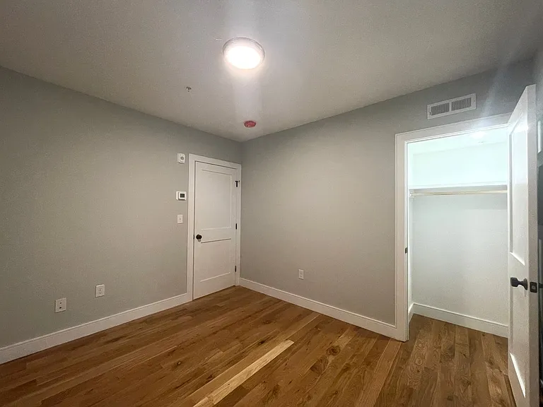 211 Boylston St #3 — Photo 11