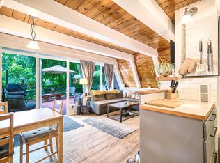 6582 Sunshine Coast Hwy, Sechelt, BC V7Z 0T1