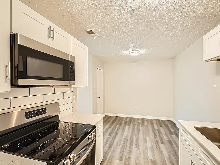 Rise Hillcrest — Photo 23
