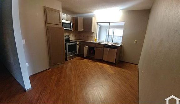 4th image of 503 Dean Ct