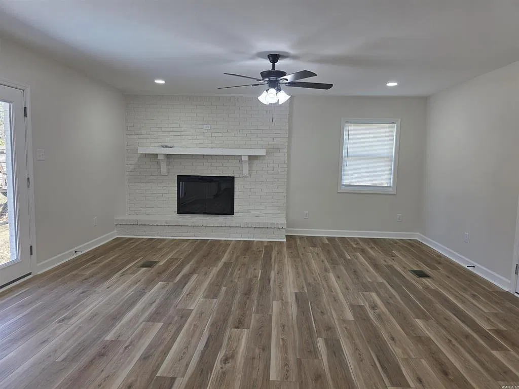 13912 Alexander Road - 1 — Photo 3
