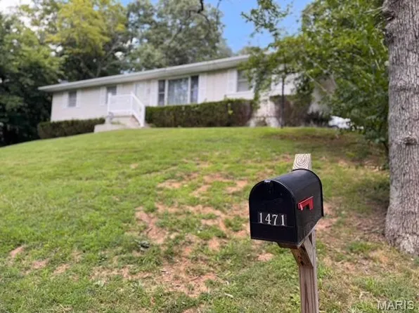 1471 Hillside Dr, Pevely, MO 63070